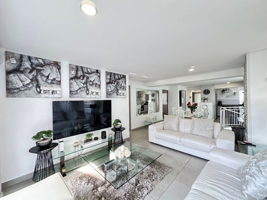 2 Bedroom Property for Sale in Island View Western Cape